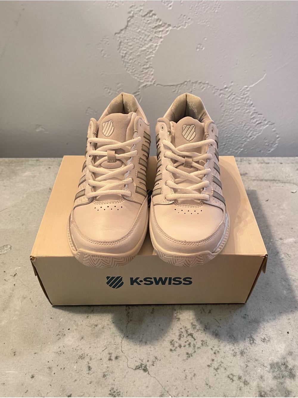 K-Swiss New in Box Women’s White and GrayTennis Shoes Hypercourt Exp Ltr Size 10